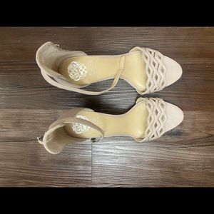 Vince Camuto NWOT Ankle Strap Block Heel - Women’s 10